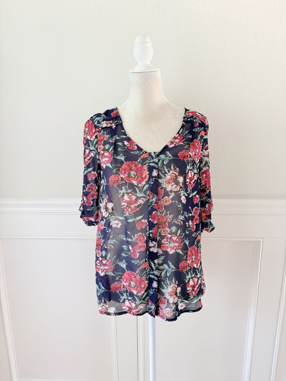 Skies Are Blue Floral Sheer Navy Blouse S V-Neck 3/4 Sleeves Lightweight